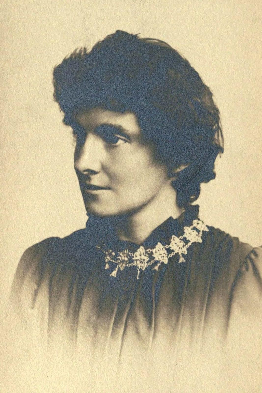 Photo of Edith Nesbit