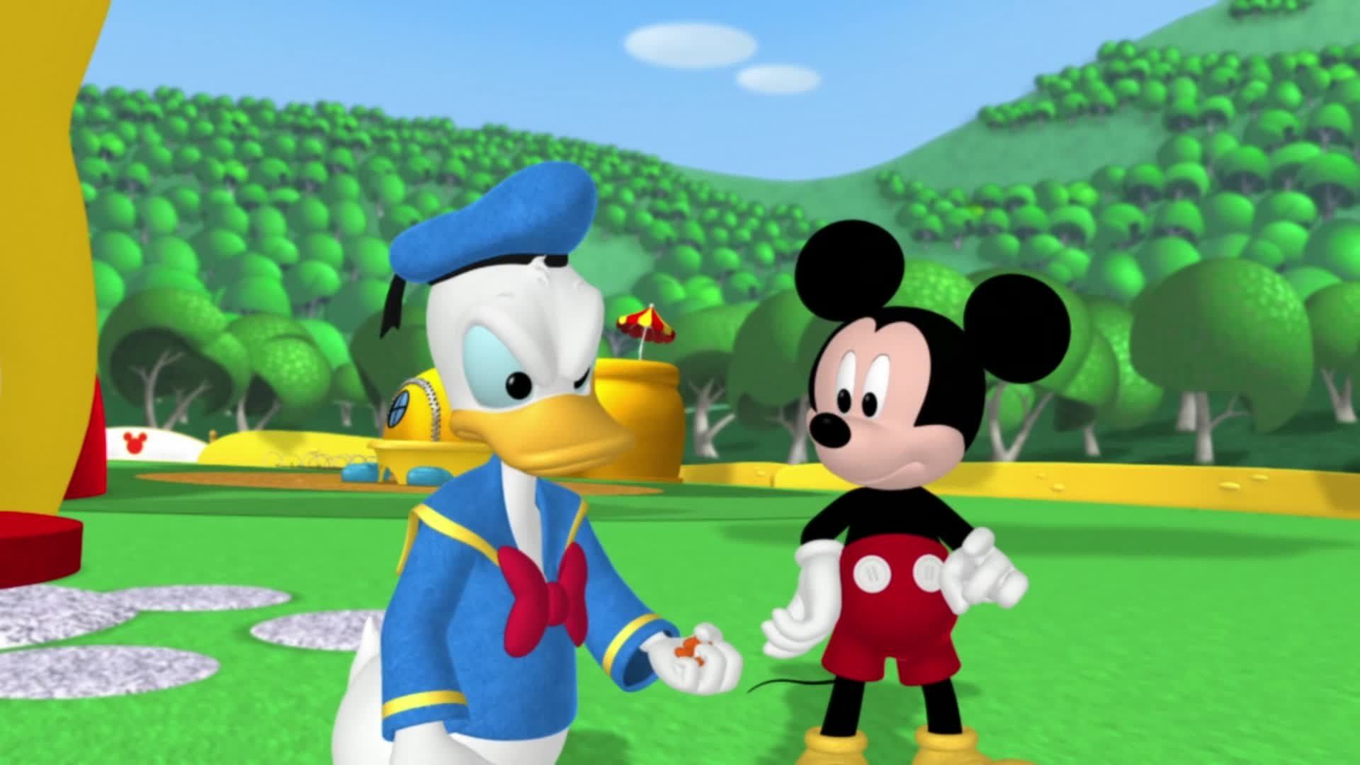 Watch The gooey fish from Mickey Mouse Clubhouse with Donald Duck, Minnie,  Daisy, Goofy, Pluto, Mickey