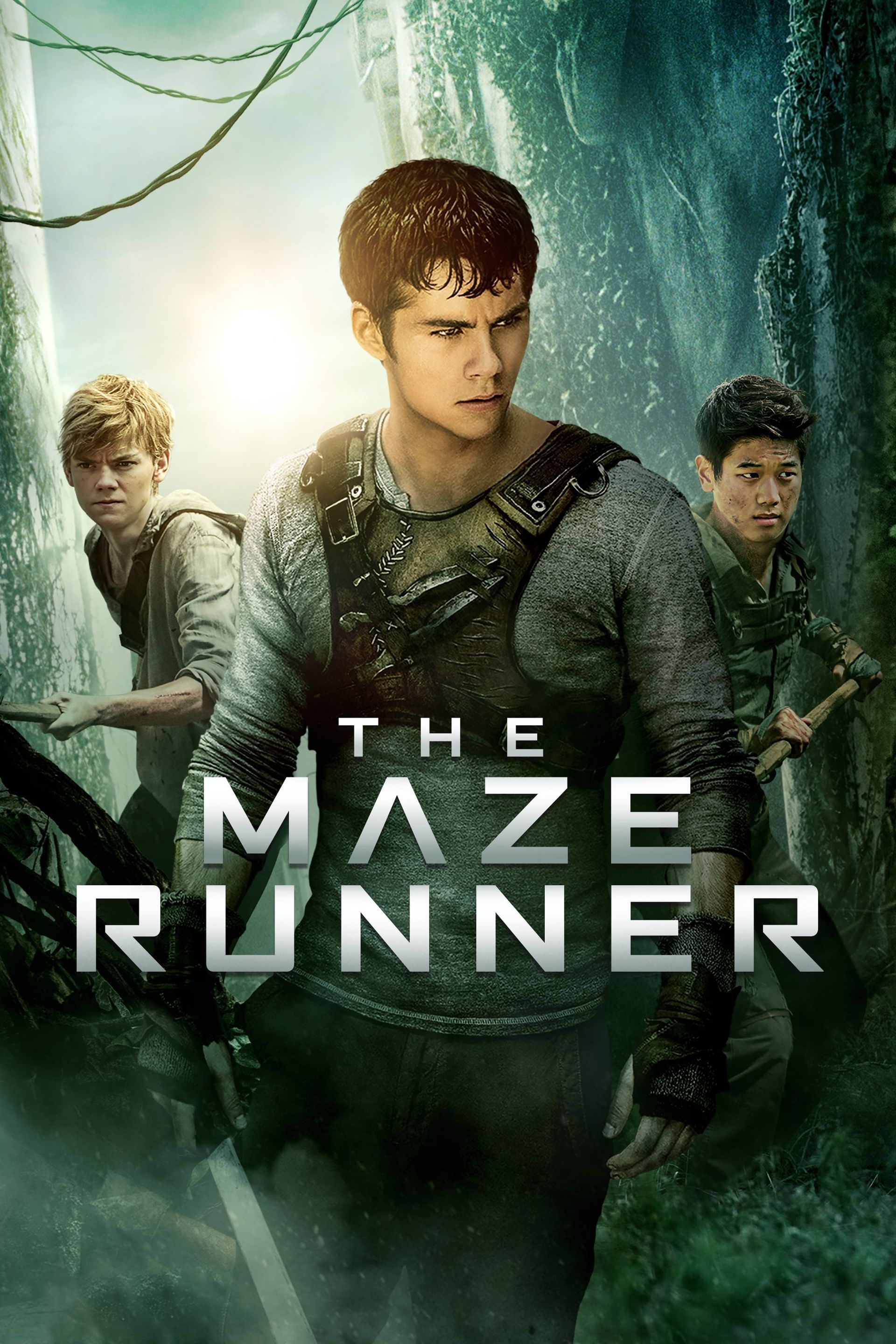 Newt being chased by a Griever in the maze runner mobile game
