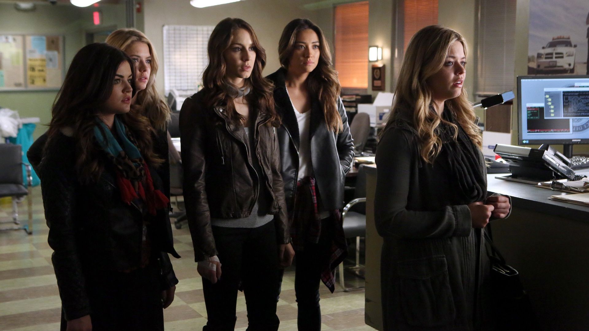 Pretty Little Liars Season 5 Ep 25 Welcome to the Dollhouse, Watch