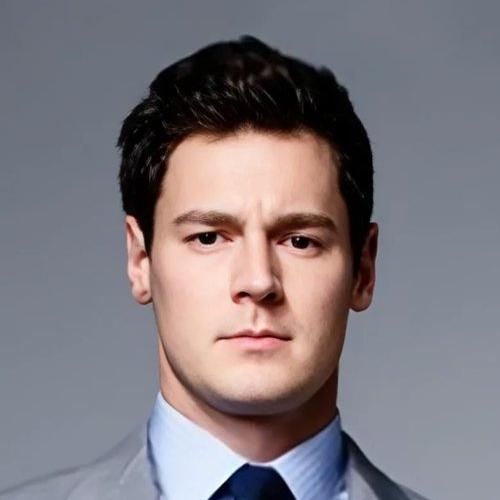 Photo of Benjamin Walker