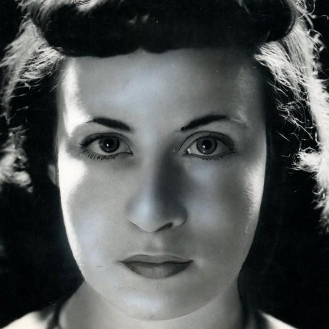 Photo of Paula Dehelly