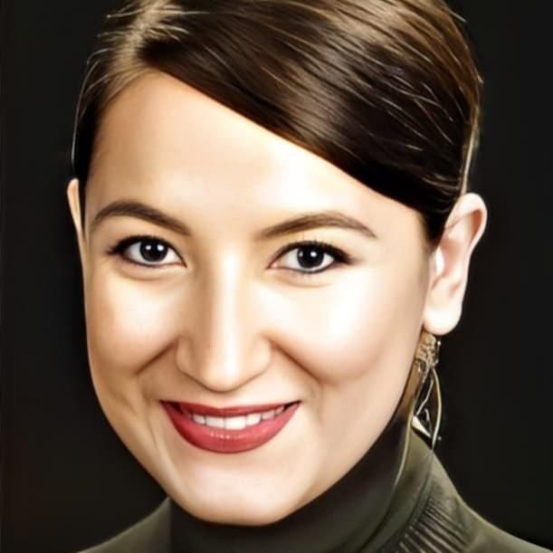 Photo of Zeynep Özan