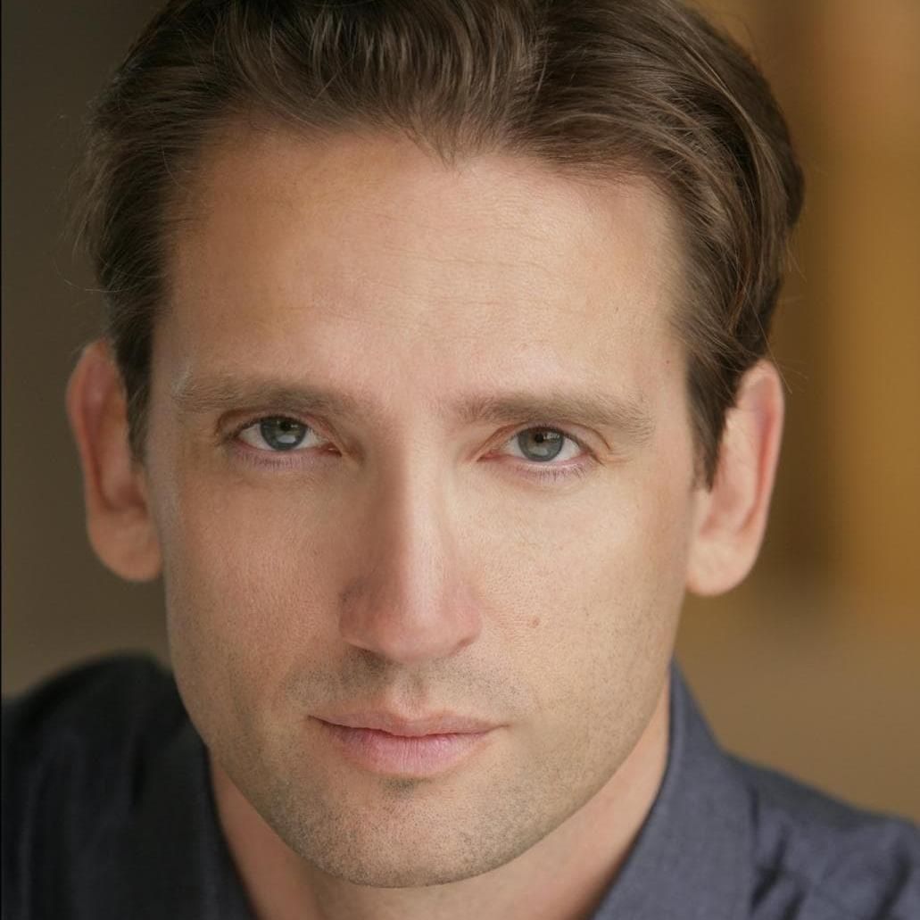 Photo of Mark Deakins