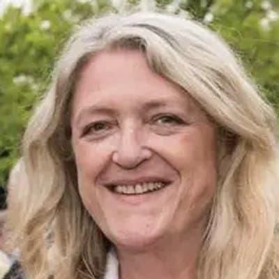 Photo of Sandra Foss