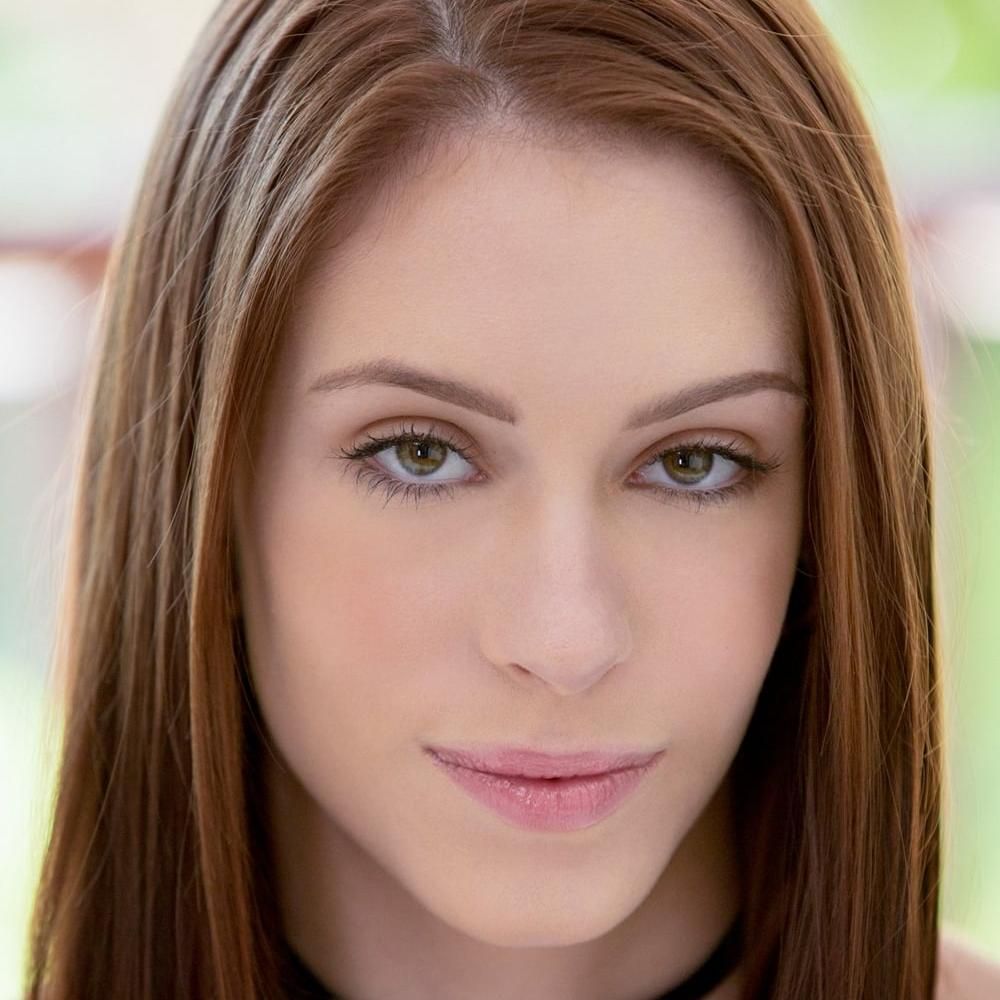 Photo of Anna de Ville