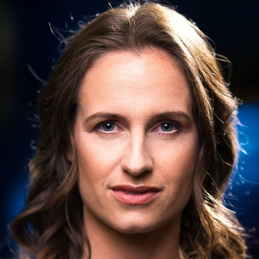 Photo of Leanne Johnson