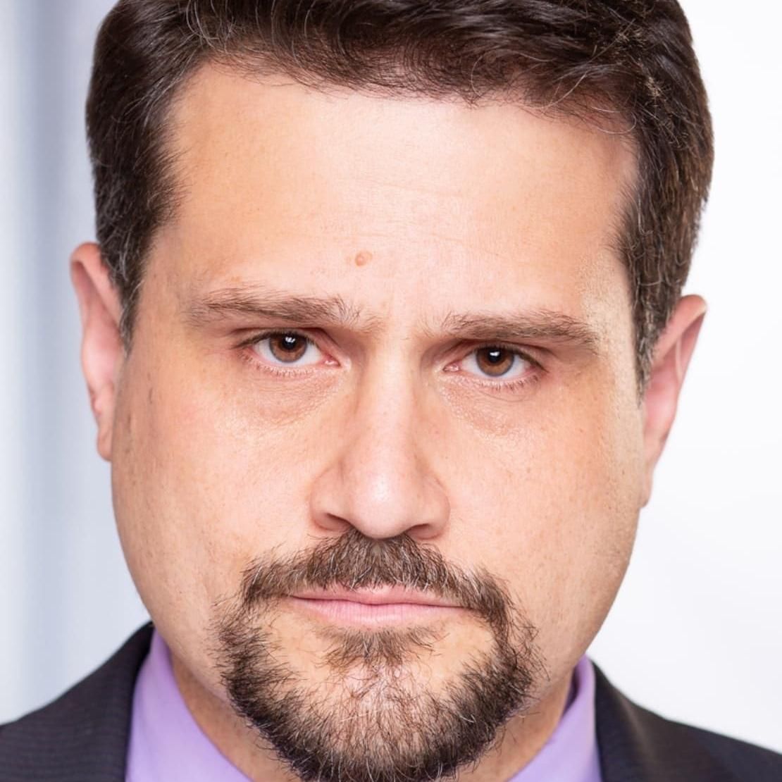 Photo of Luis R. Hernandez