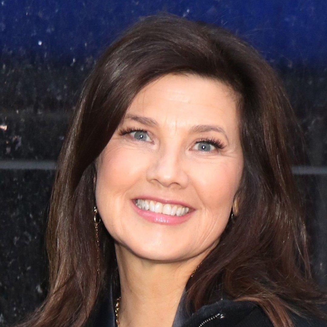 Photo of Daphne Zuniga