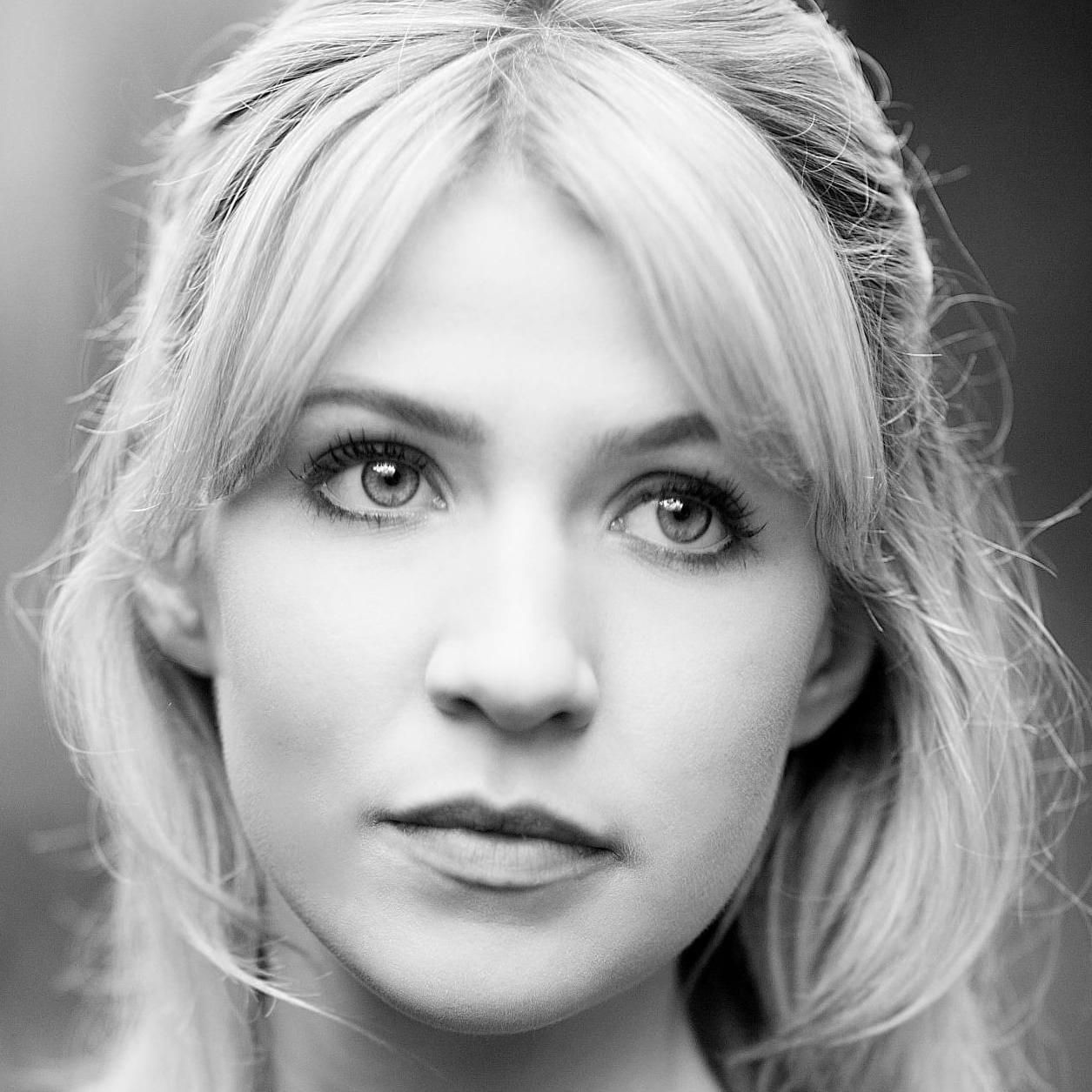 Photo of Laura Woodward