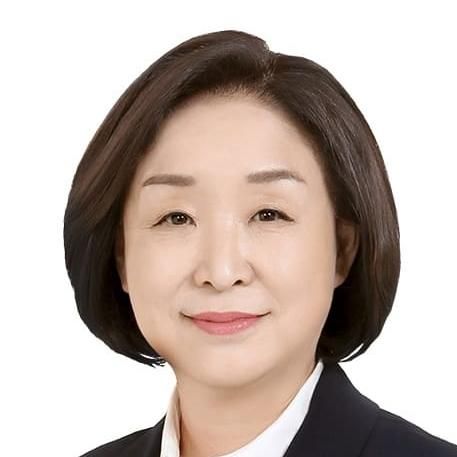 Photo of Sim Sang-jung