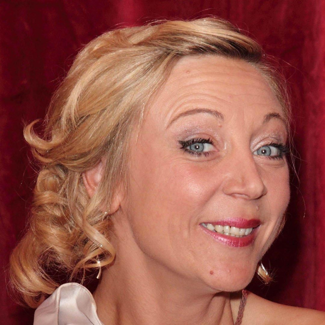 Photo of Kelli Hollis