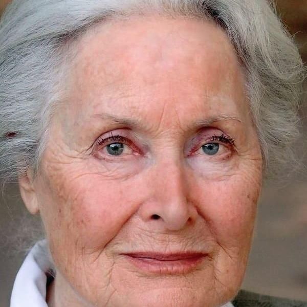 Photo of Hélène Roussel