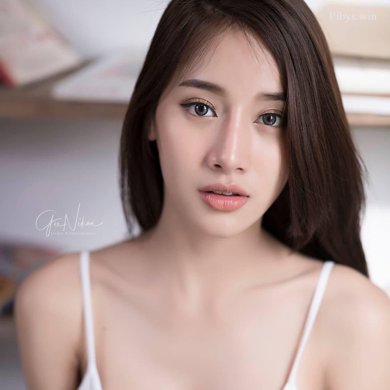 Photo of Pichana Yoosuk