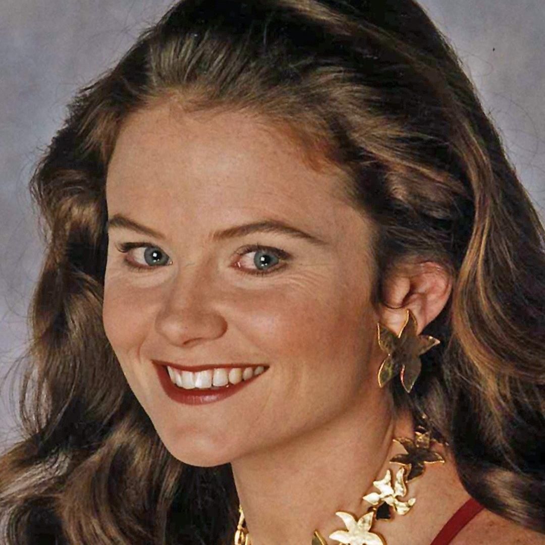 Photo of Julie Mullins