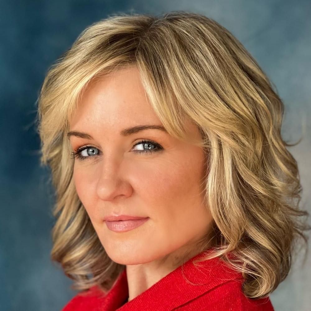 Photo of Amy Carlson