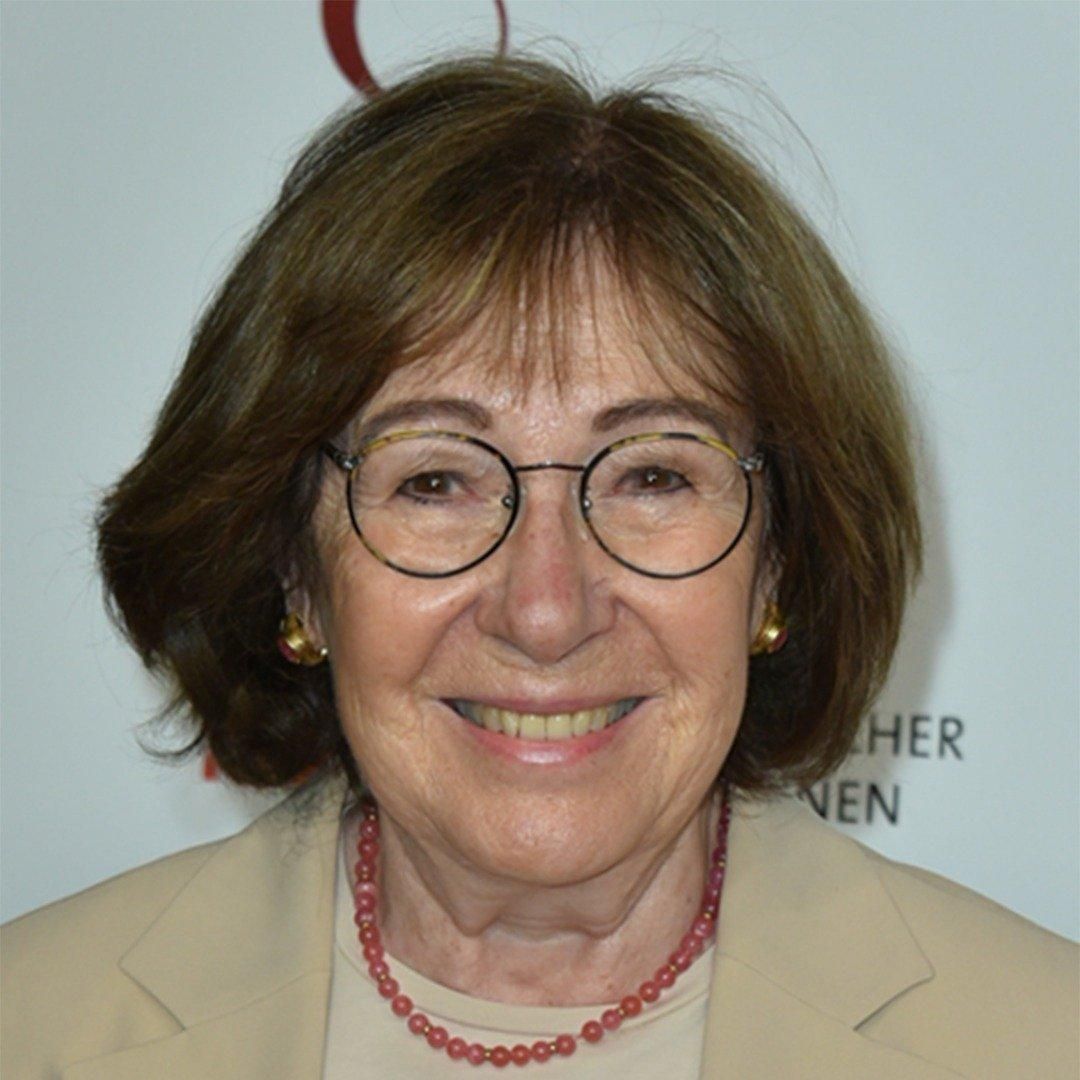 Photo of Jeanine Meerapfel