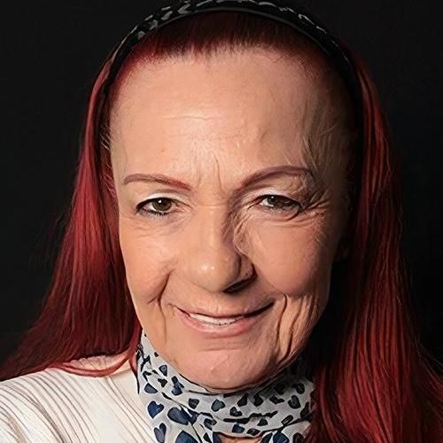 Photo of Nilüfer Aydan