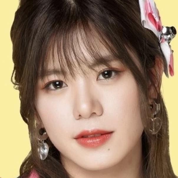 Photo of Weeraya Zhang