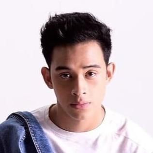 Photo of Diego Loyzaga