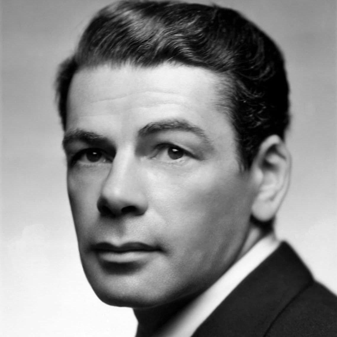 Photo of Paul Muni