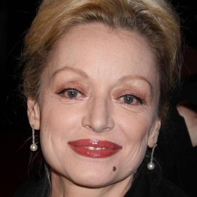 Photo of Caroline Silhol