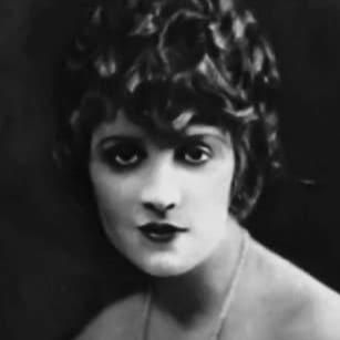 Photo of Lucy Cotton