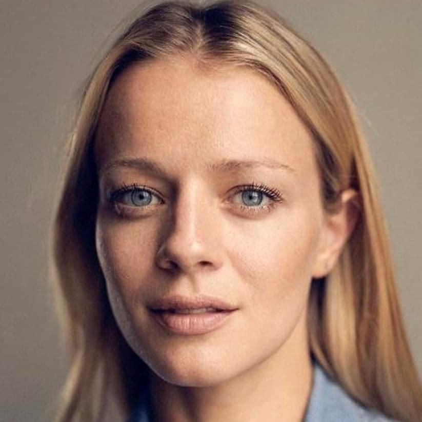 Photo of Julie McLellan