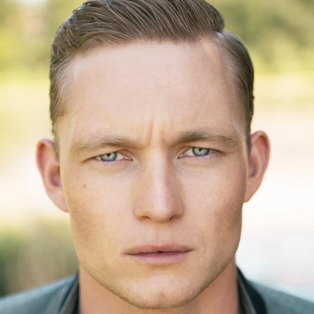 Photo of Oliver Smiles