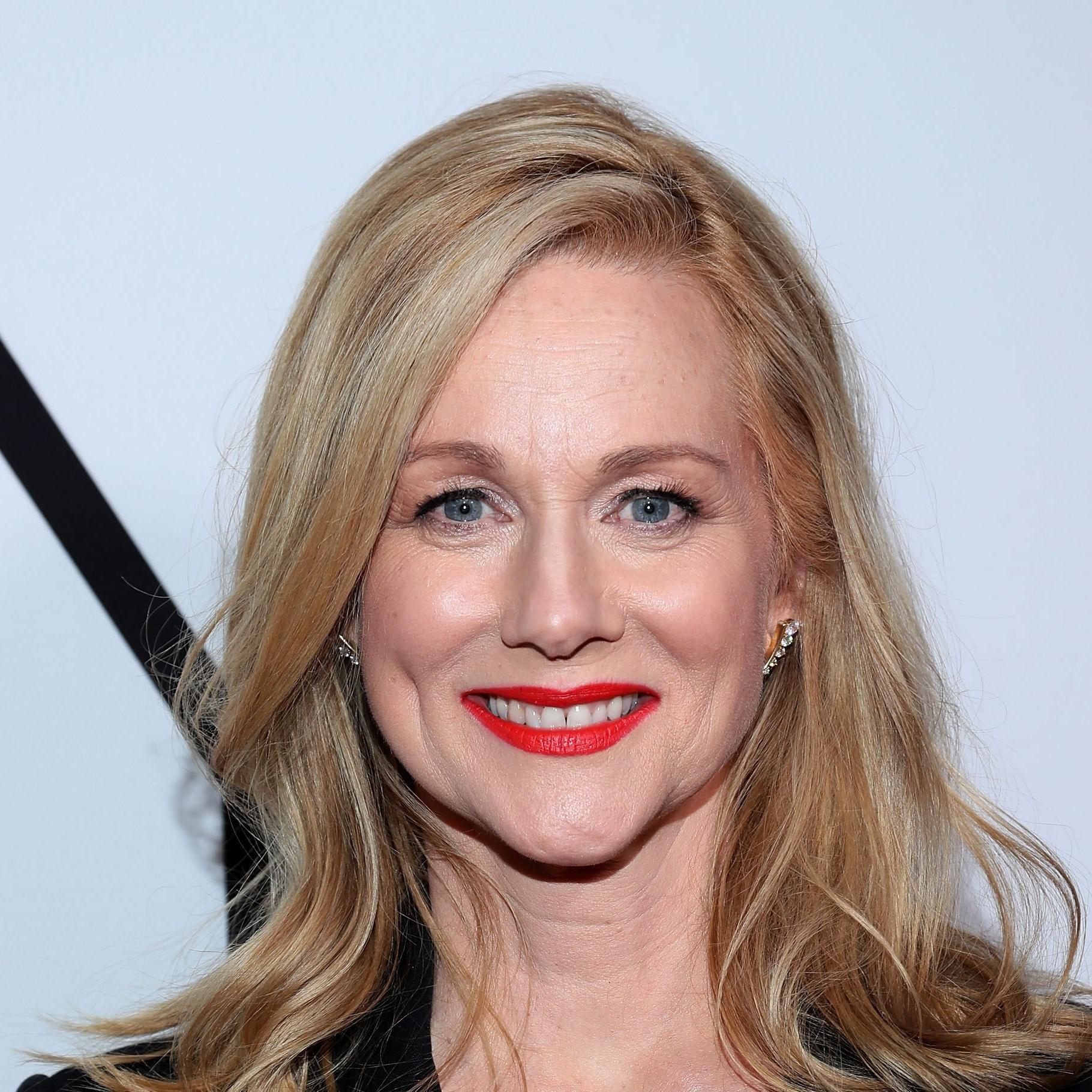 Photo of Laura Linney