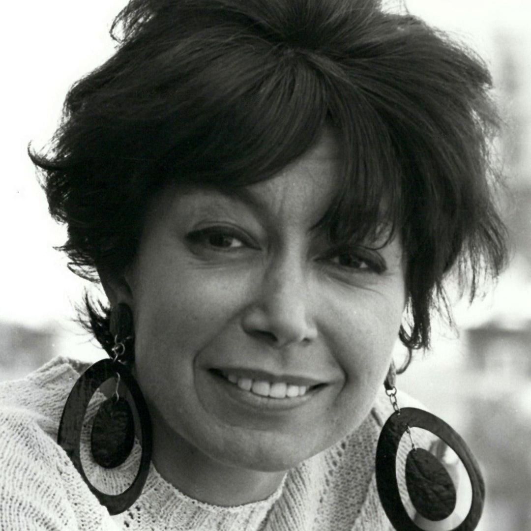 Photo of Julia Barrie