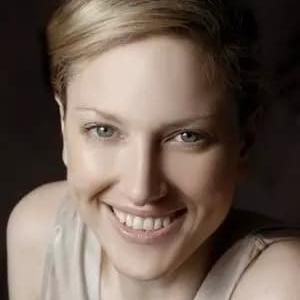 Photo of Beth Tapper