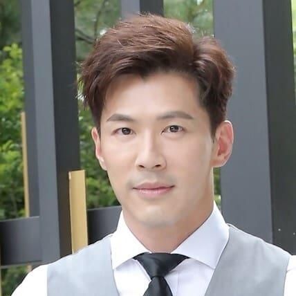 Photo of Huang Shaoqi