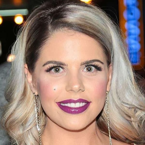 Photo of Elena Davies