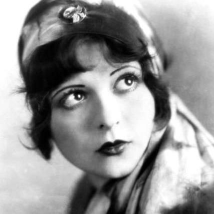Photo of Clara Bow