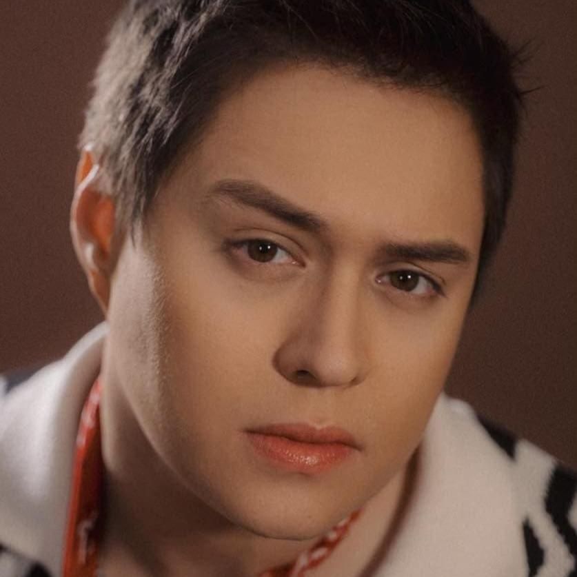 Photo of Enrique Gil