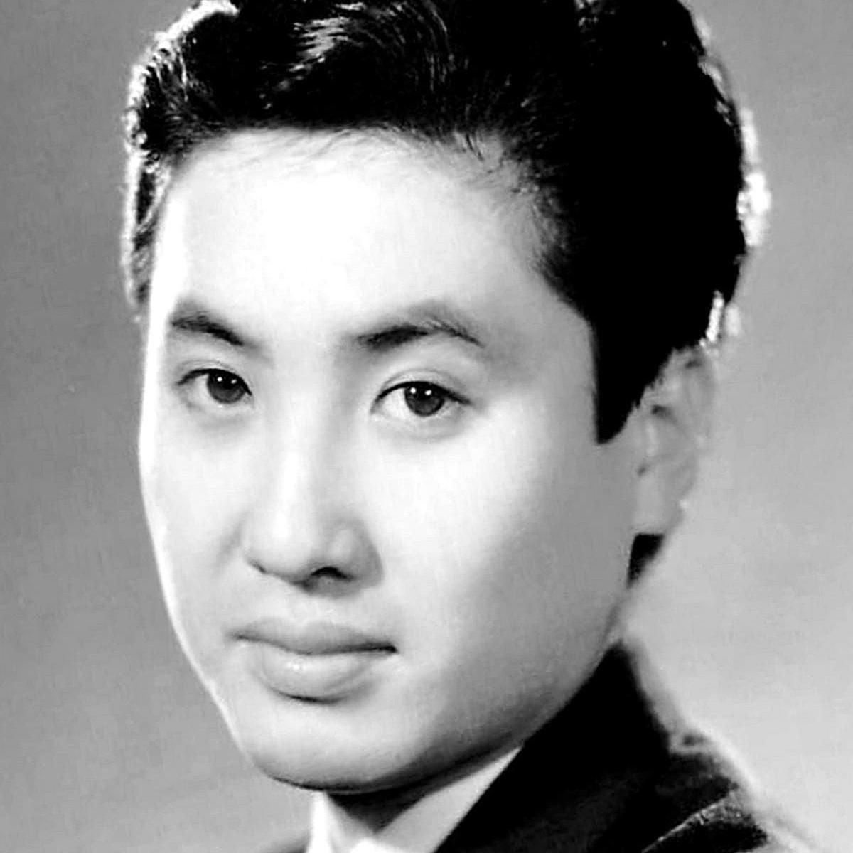 Photo of Kinnosuke Nakamura