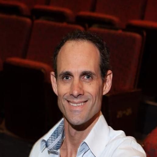 Photo of Stuart Halusz