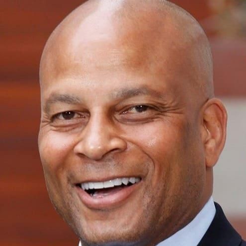 Photo of Ronnie Lott