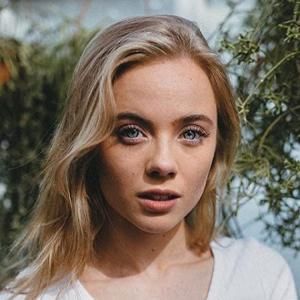 Photo of Chloe Fox
