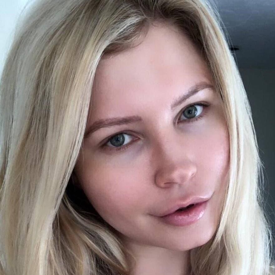 Photo of Carrie Minter