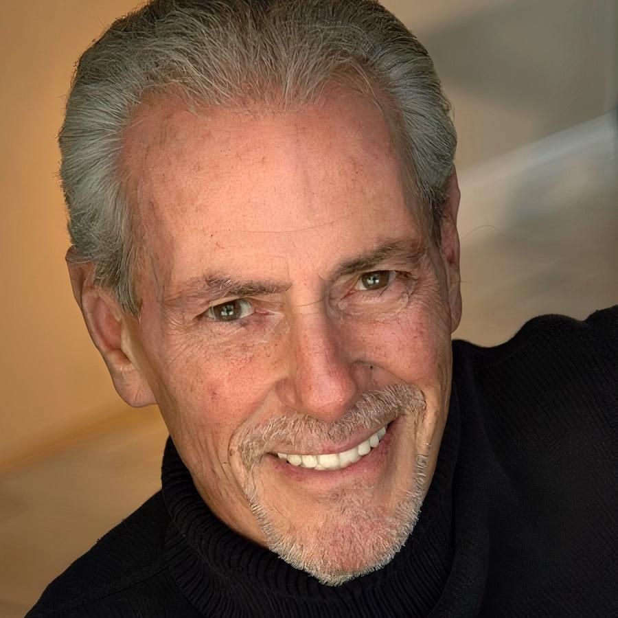 Photo of Robert Woods