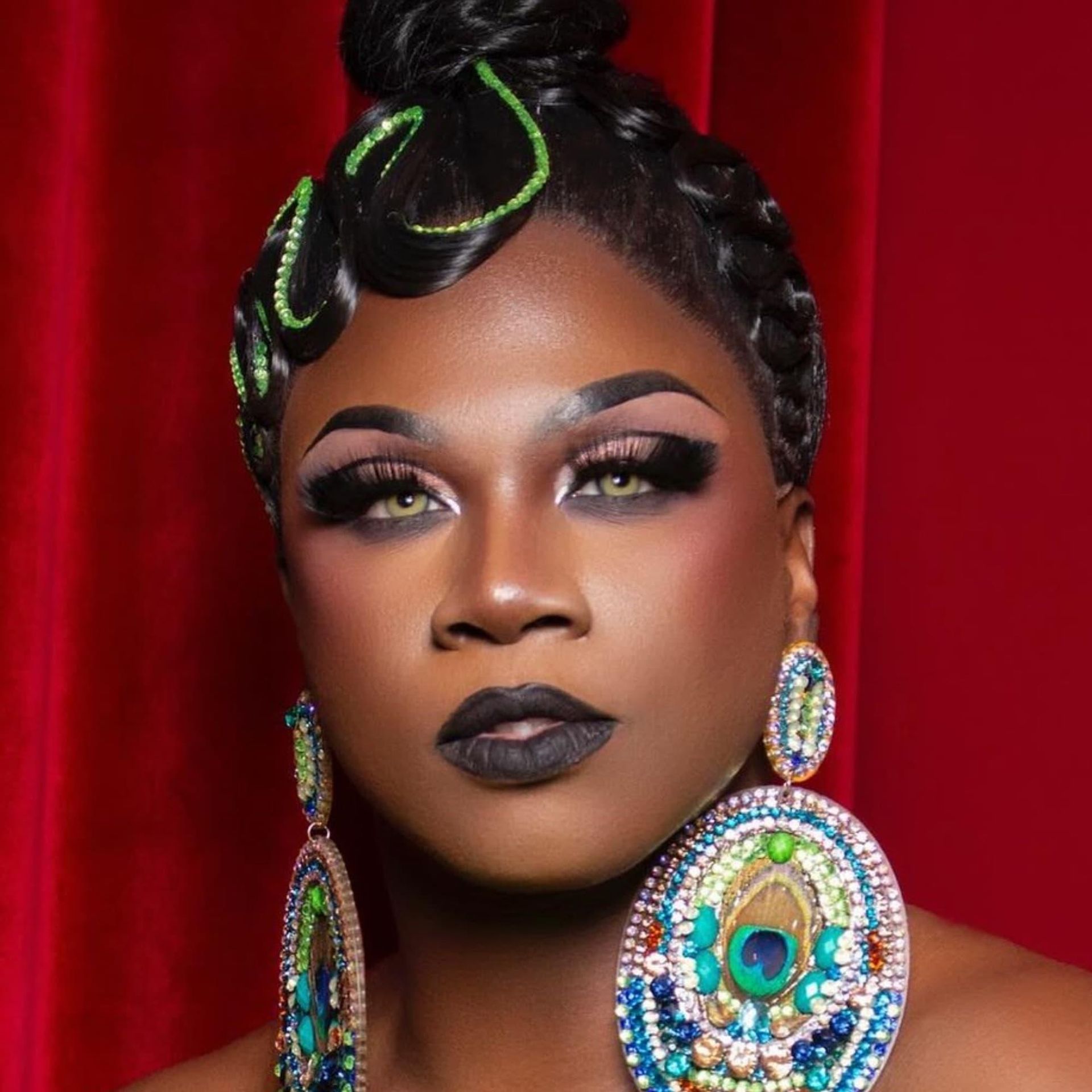 Photo of Hershii LiqCour-Jeté