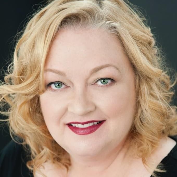 Photo of Elizabeth McCarthy