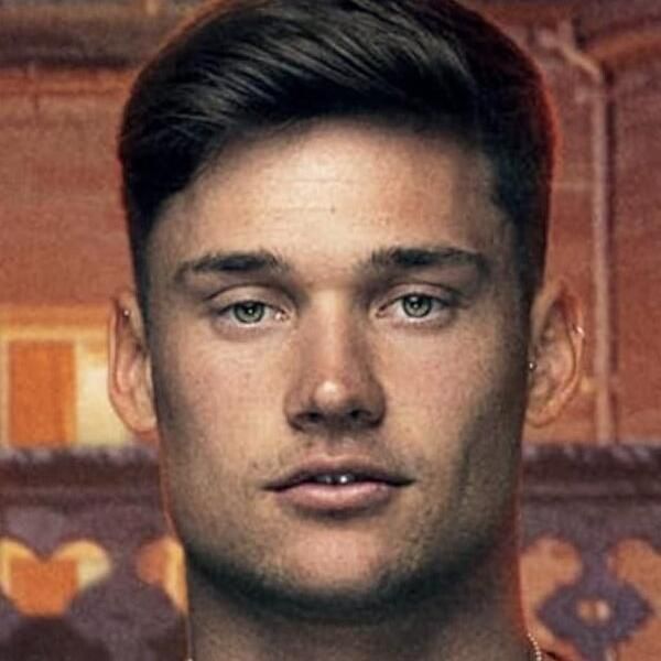 Photo of Aaron Evans