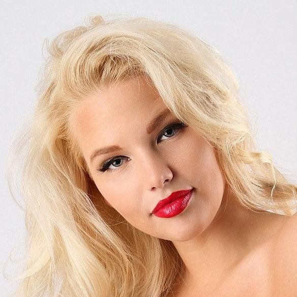 Photo of Elly Mayday