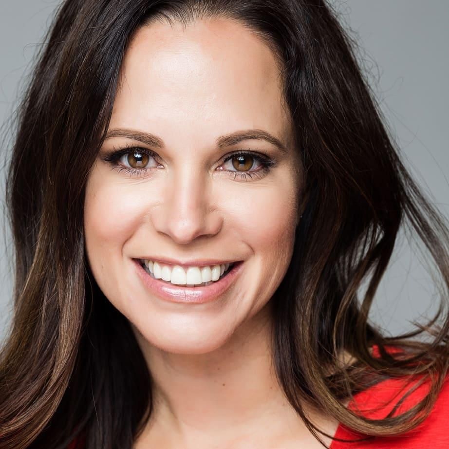 Photo of Lisa Barnes