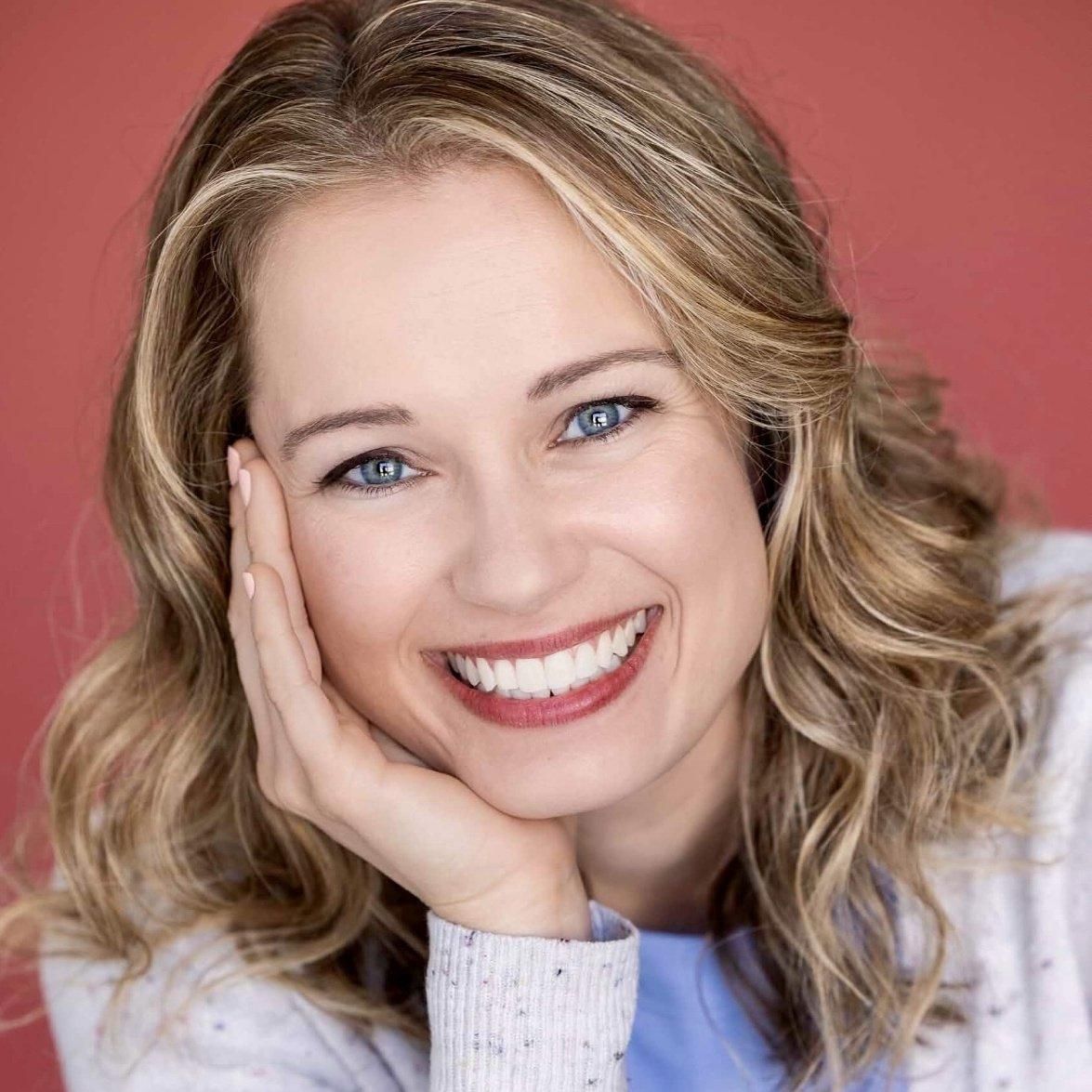 Photo of Amanda Pfeiffer