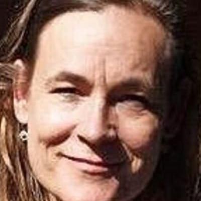 Photo of Julie Carlsen