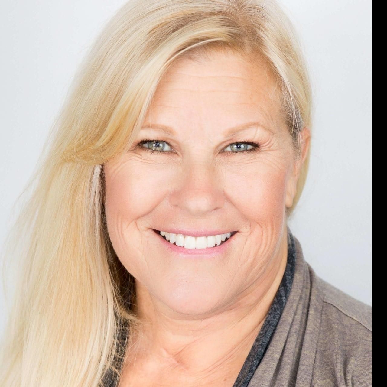 Photo of Joni Avery